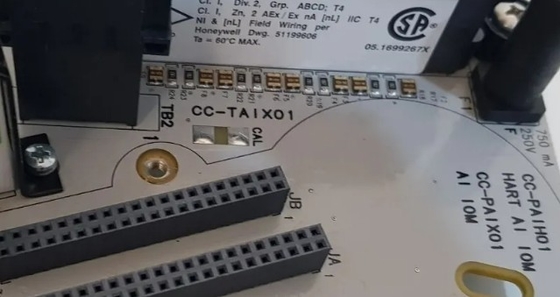 CC-TAIX01 Honeywell Analog Input Module IOTA Module DCS Peças totalmente novas