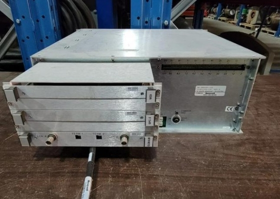 Honeywell 51402199-100 Sistema de controlo industrial com placas de circuito