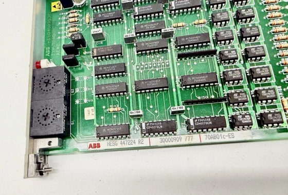 70AB01C-ES HESG 447224 R2 ABB Painel de controlo do módulo de saída binário