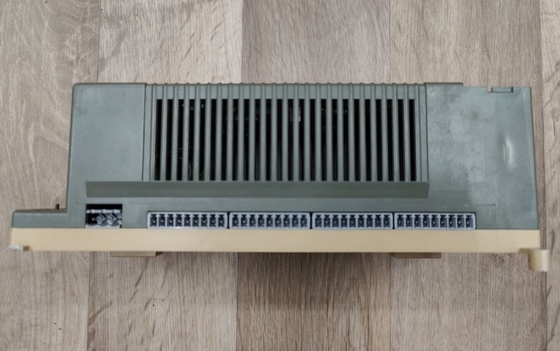 07KT97 GJR5253000R0200 ABB PLC UNIDADE CENTRAL 24VDC Módulo de controle de automação