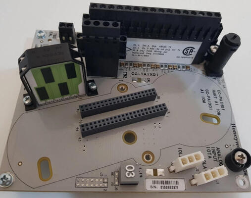 Honeywell CC-TAIM01 Módulo de entrada analógica de baixo nível com 64 entradas totalmente isoladas para termopares e termorresistores (-40°C a +70°C)