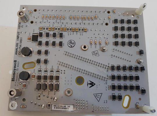 Honeywell CC-TAIM01 Módulo de entrada analógica de baixo nível com 64 entradas totalmente isoladas para termopares e termorresistores (-40°C a +70°C)