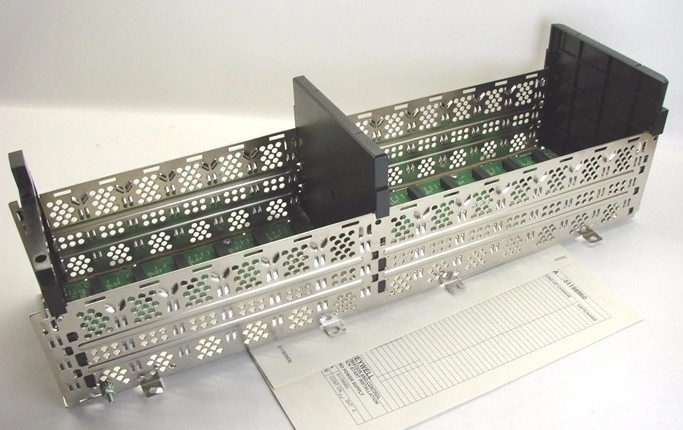 TC-FXX172 Honeywell Experion 17 Slot Rack Chassis para Peças DCS Novo