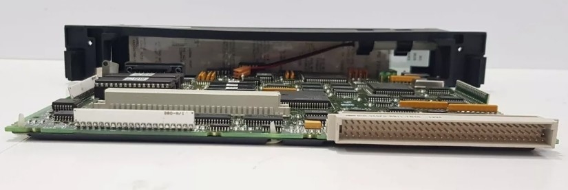 IC697CPU731 GE 12 MHz 32 Kbyte Unidade Central de Processamento Single Slot CPU 512 Input e Outputs