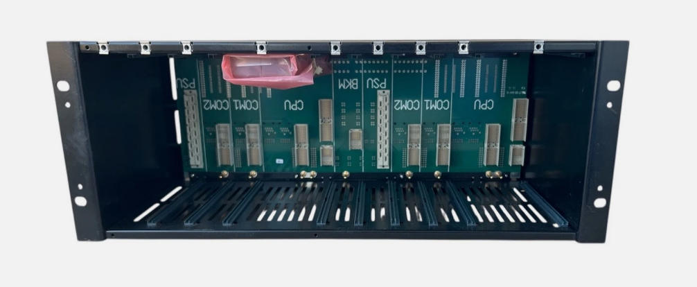 Chassi Honeywell FS-CPCHAS-0001 para processador de controle com redundância de controlador 1:1 e barramento de segurança de alta velocidade