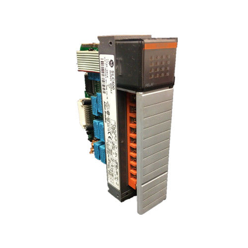 Saídas do módulo de saída 8 do relé de 1746-OW16 Allen Bradley SLC500 16-Channel pela terra comum